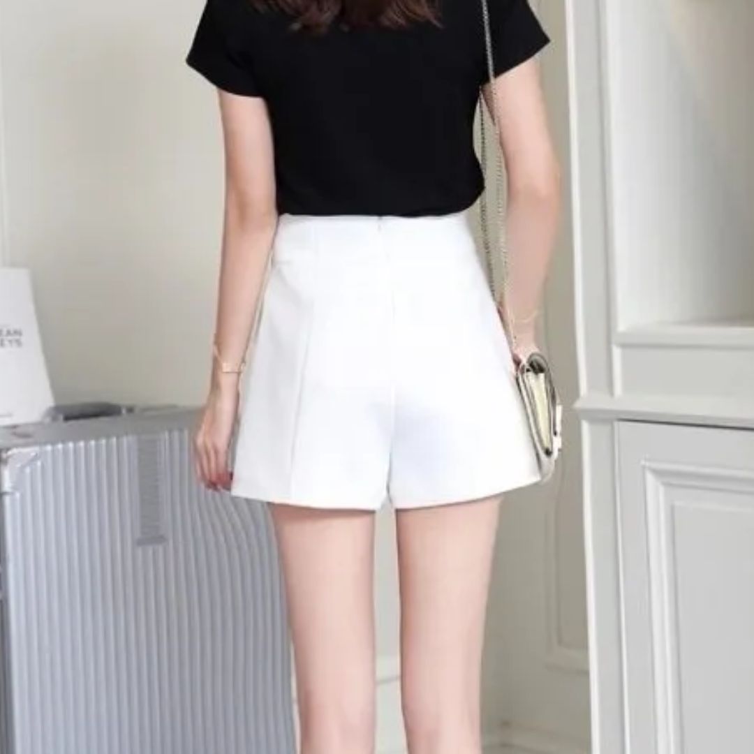 Sammy Jackson™ Emma Short | Casual & Chic