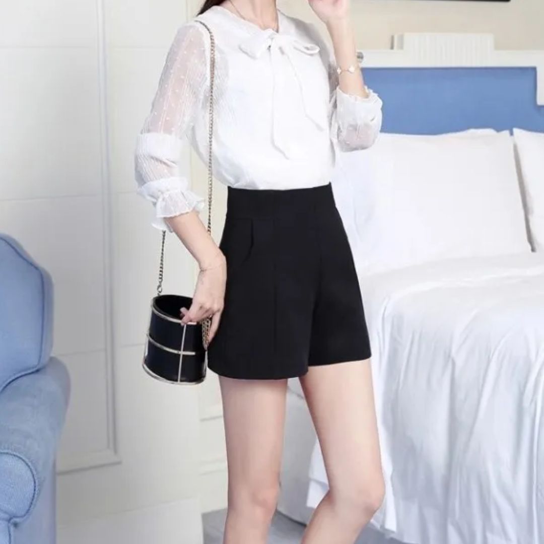 Sammy Jackson™ Emma Short | Casual & Chic